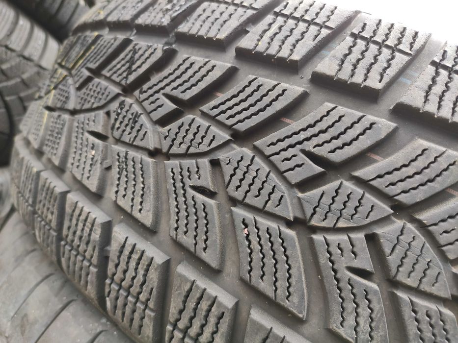1бр Зимна гума 215 65 17 - Goodyear - DOT 2024