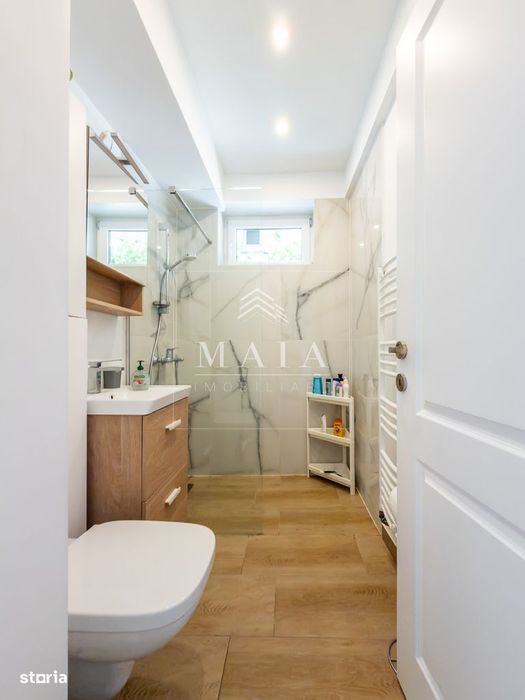 Apartament modern 3 camere de închiriat – Zona Ultracentrală-parcare