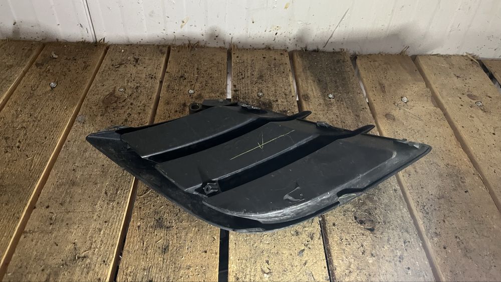 Решетка лява и дясна предна броня Mazda 3