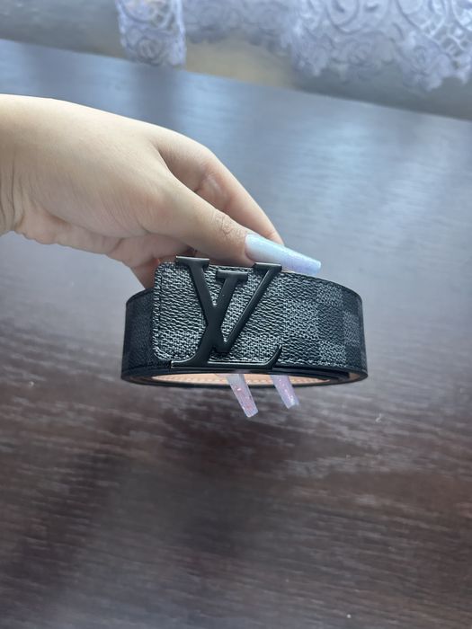 Curea LOUIS VUITTON purtata de maxim 5 ori