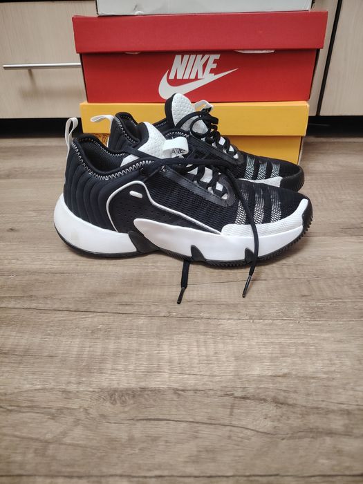 Adidași Adidas, în stare foarte bună