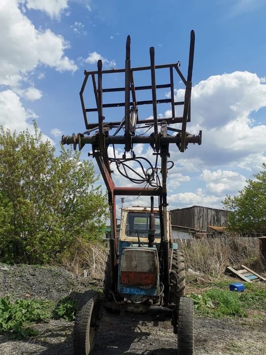 Продам трактор юмз