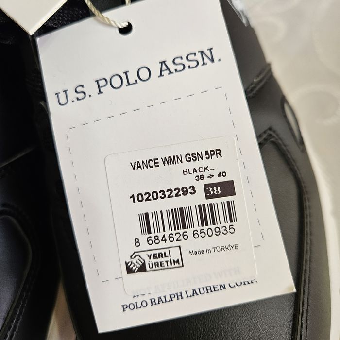 Продаётся новые мужские кроссовки POLO привезённые из заграницы