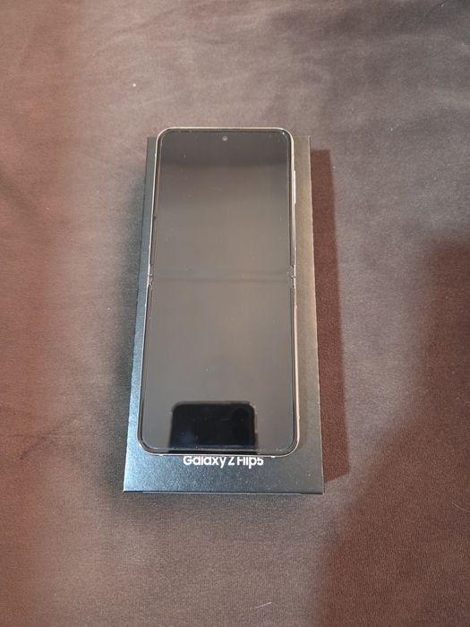 Samsung galaxy Z flip 5