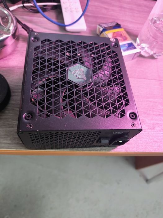 Захранването е Corsair RM750 (RPS0119, CP-9020234), 750W,