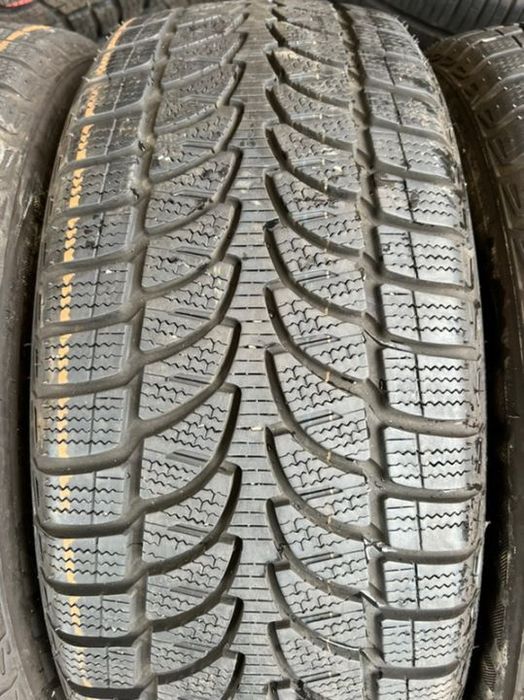 vând 4 anvelope 225/55/18 bridgestone de iarnă ca noi