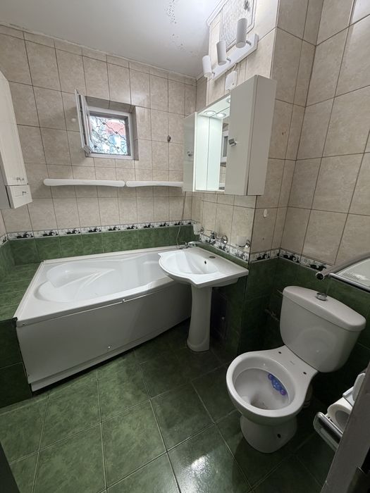 Vand apartament 2 camere, decomandat, parter, ultracentral, Bloc 1986
