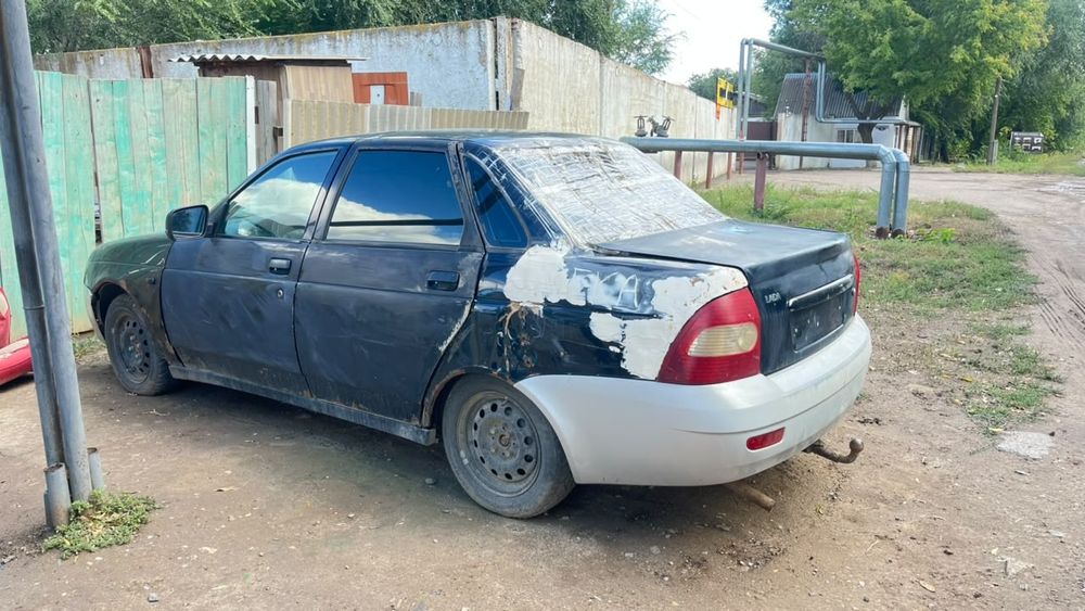 Продам Приора седан