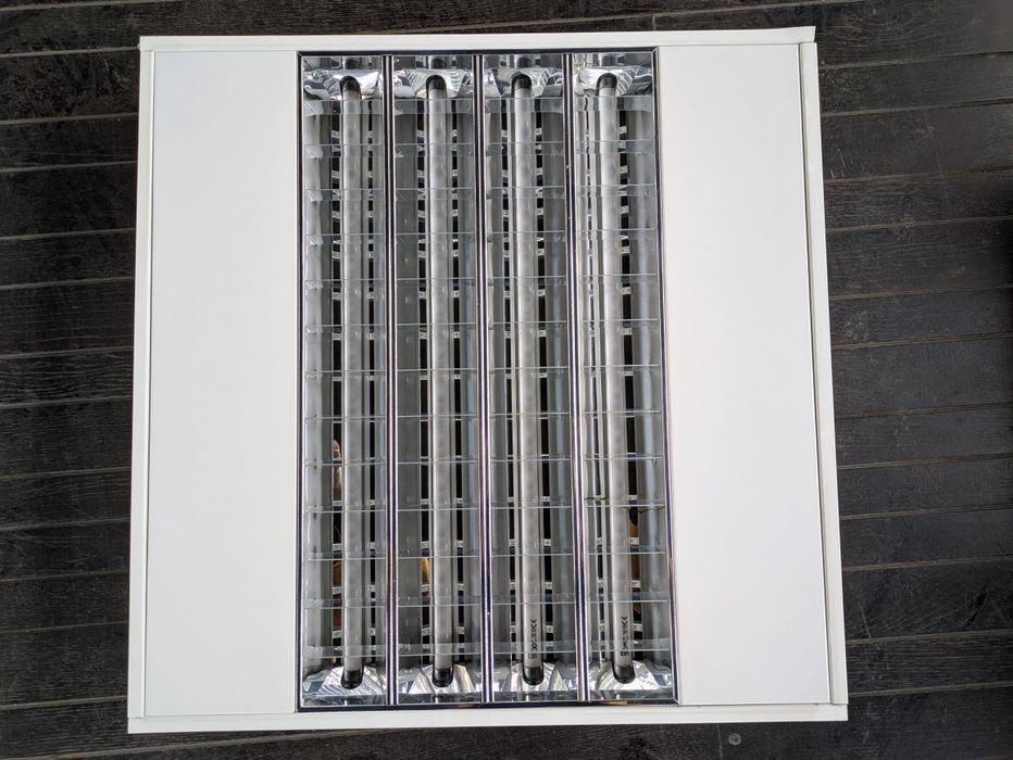 Corp de iluminat tavan casetat