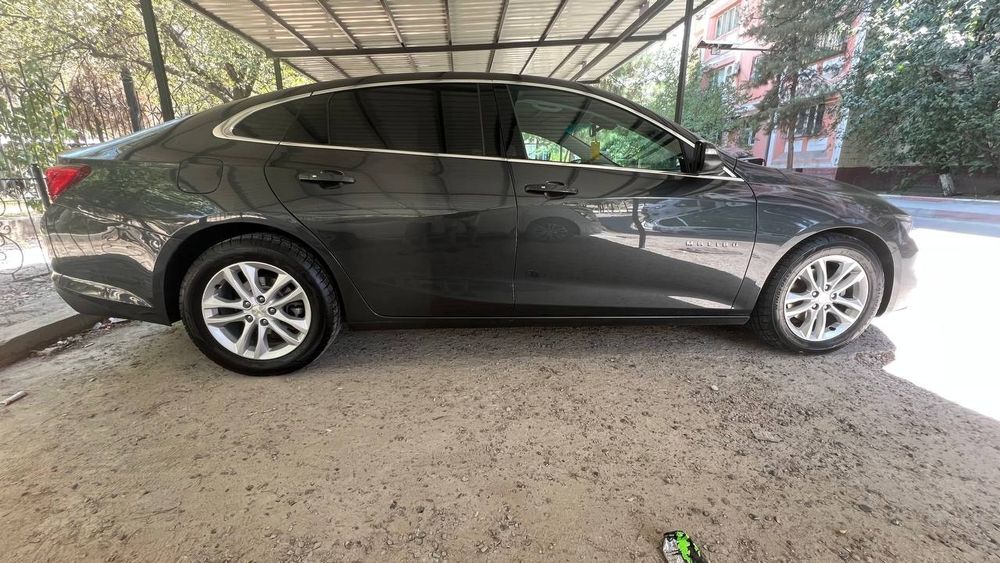 Chevrolet  malibu. 2. LS