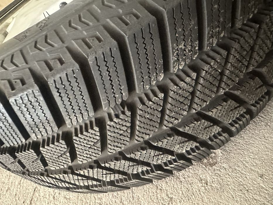 Зимни гуми с джанти 205/55 R 16 Мерцедес