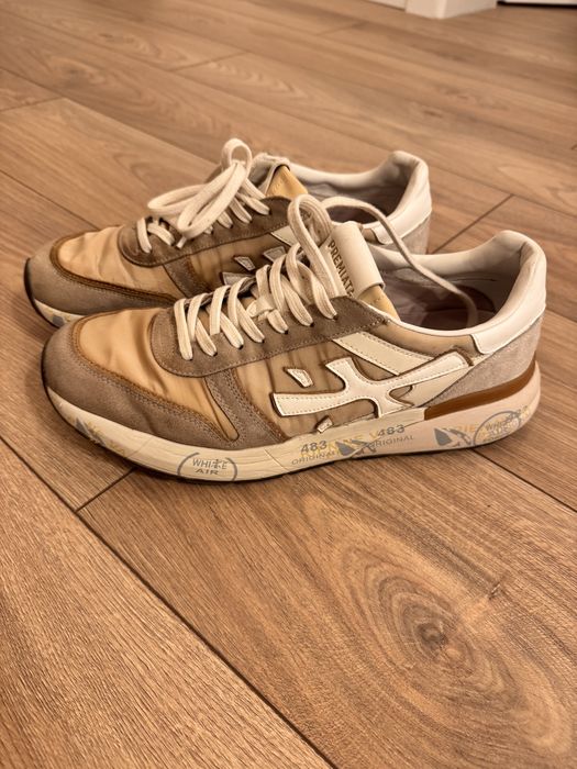 Premiata mărimea 43