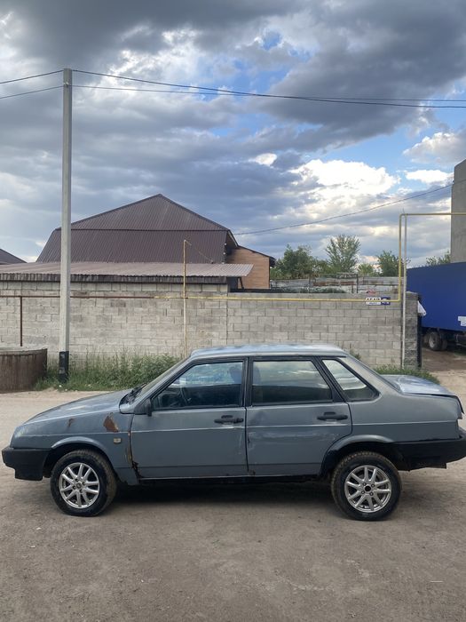 Ваз 21099.     ..
