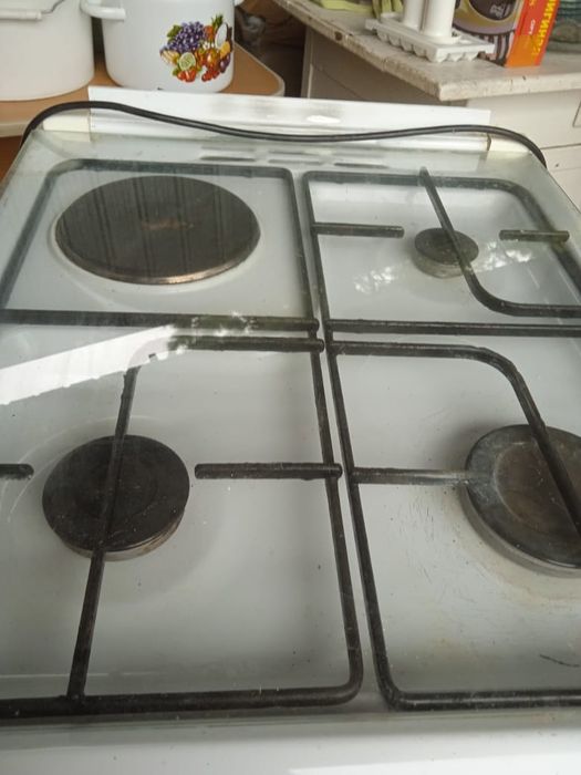 Газ плита трёх канфарныи