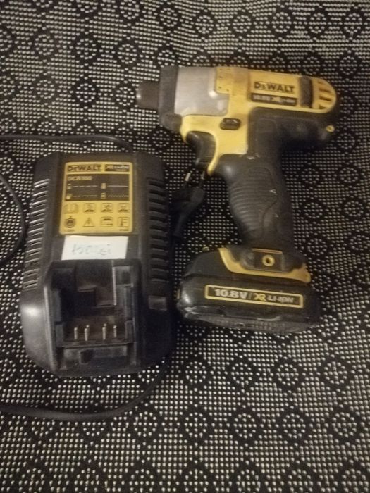 Impact dewalt mic 10.8v defect