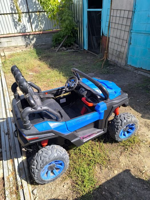 Детский автомобиль