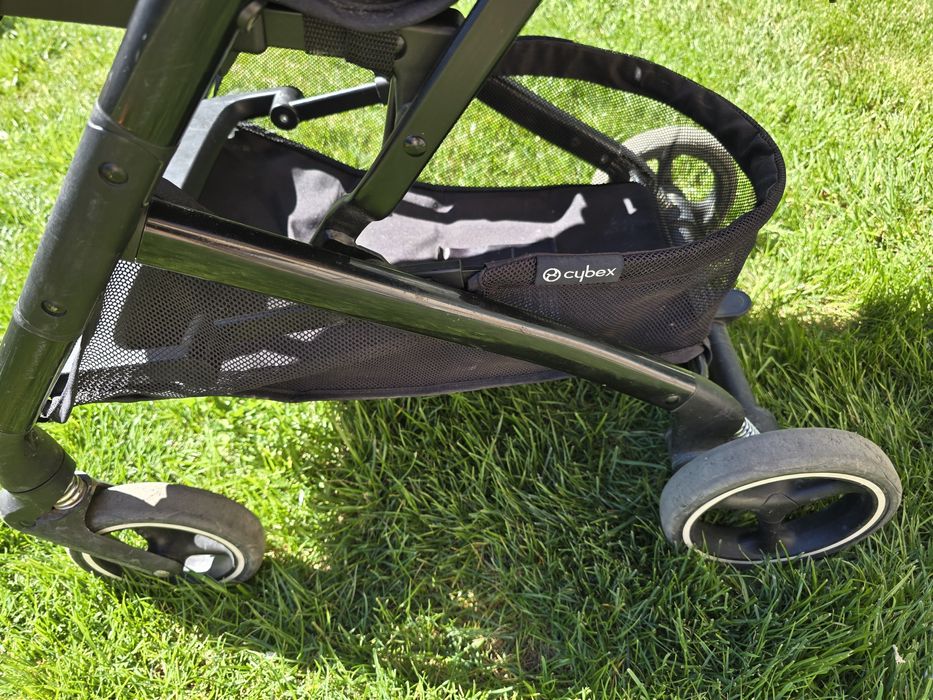 Vând Cybex Beezy Black