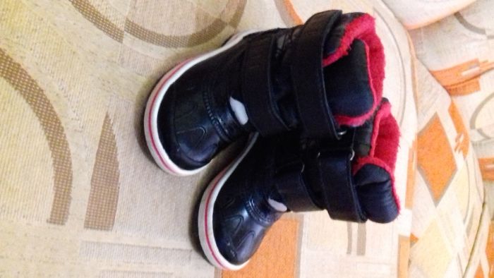 Детски ботушки с лепки