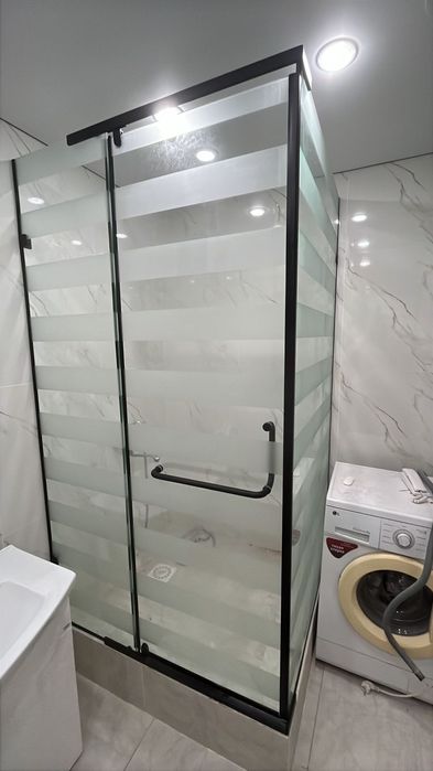 Душ кабина и зеркало