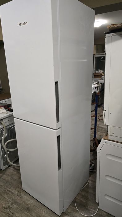 Хладилник с фризер Miele 2m