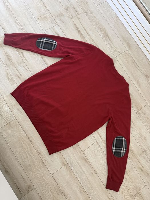 Свитер Burberry красный