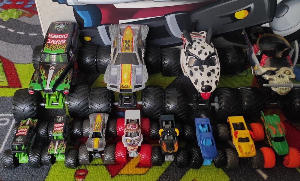 Masina Monster Gem scara 1:24+CADOU