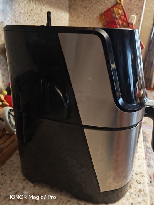 Продавам еърфраер 8 литра