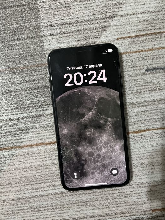 Продам Айфон XS