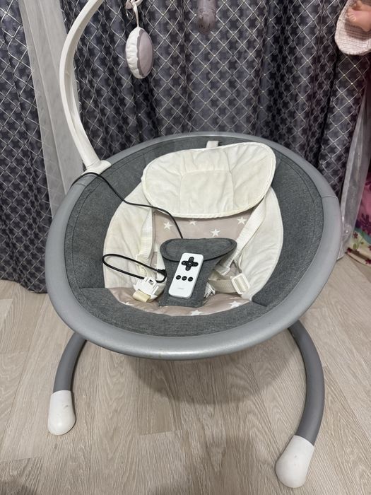 Продам шезлонг для ребенка.