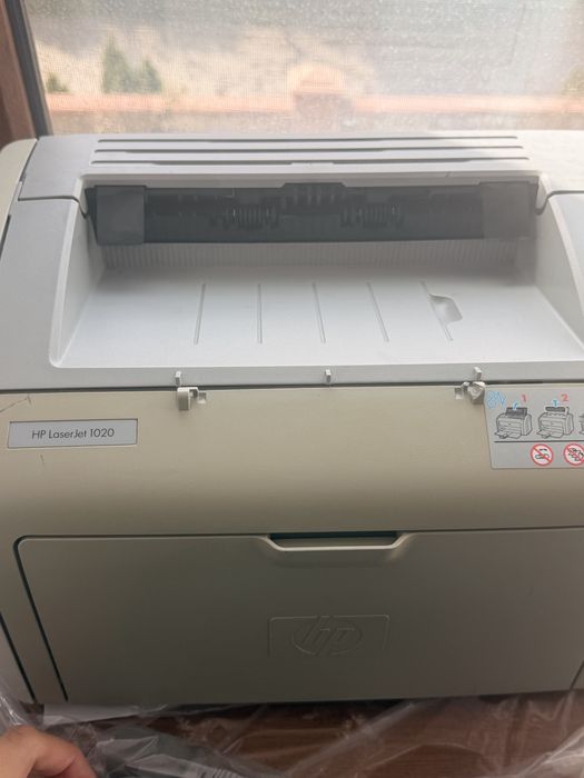 Продам принтер hp1020