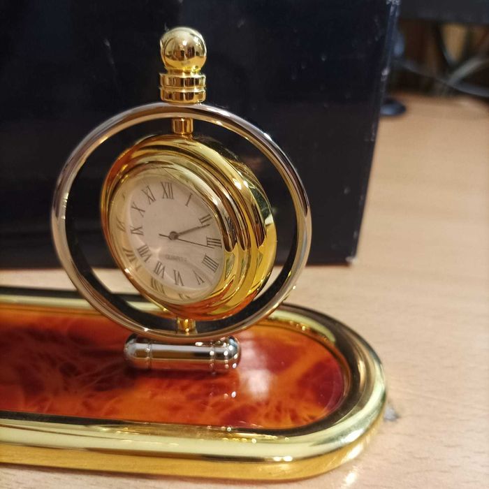 настольный набор с часами новый