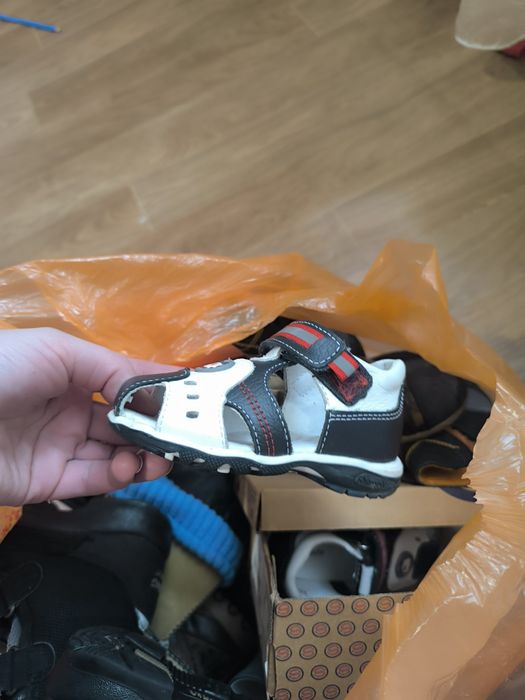 Отдам пакет обуви для мальчика