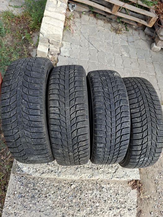 Продам шины 225/60/17 трианжел