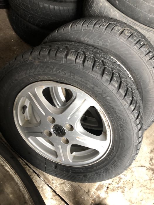 Продам срочно резину с дисками