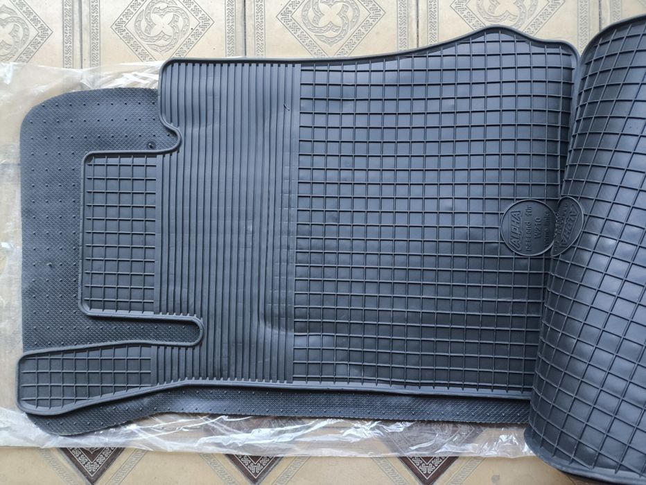 Полики Mercedes W210. Новые.