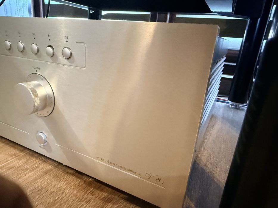 Amplificator Dussun V8i
