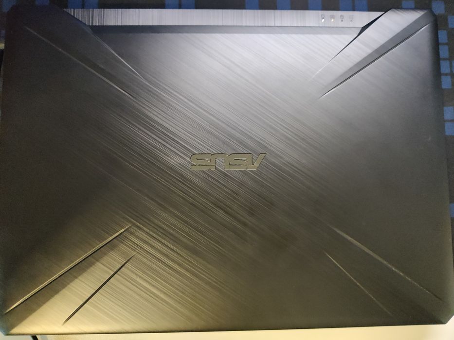 Геймърски лаптоп Asus TUF