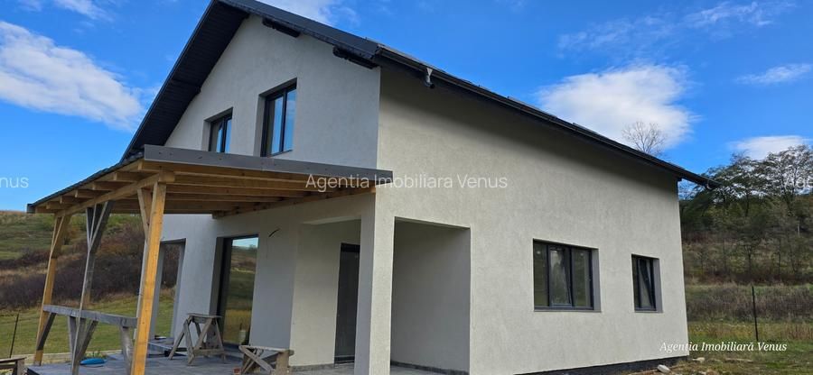 Vând casă Botoșani,Catamarasti