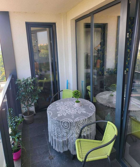 Тристаен апартамент Център