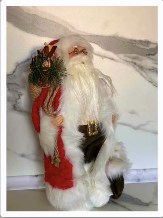 Дед Мороз и Снегурочка под елку