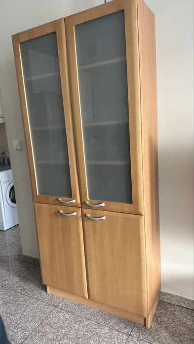 Шкаф с ветрина