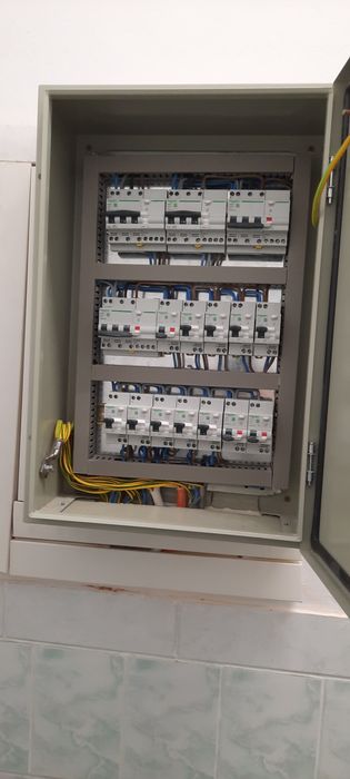 Electrician Autorizat de ANRE si recomandat de Schneider Electric