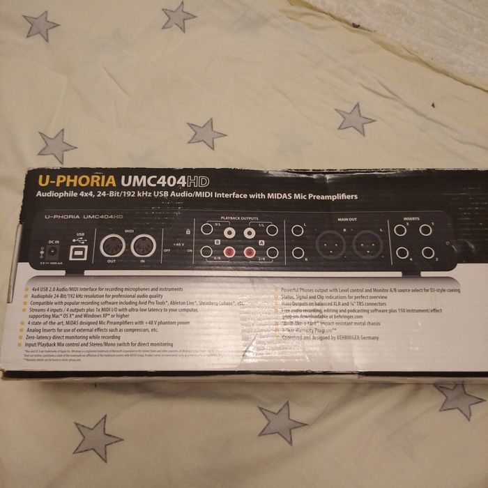 Behringer umc404