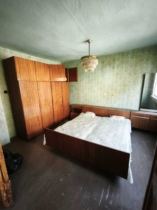 Продавам къща в гр. Перник кв. Клепало