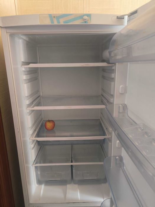 Холодильник б.у indesit