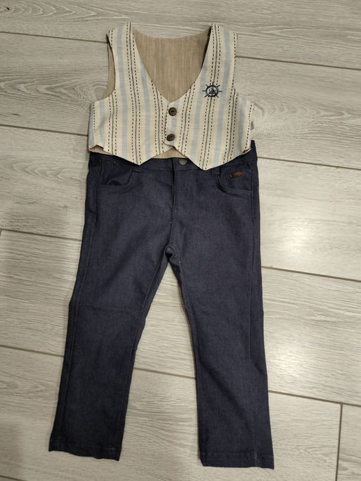 Продам  детские костюмы на малиьчика