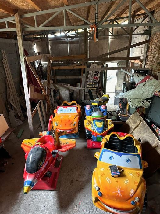 Детски клатушки с монета