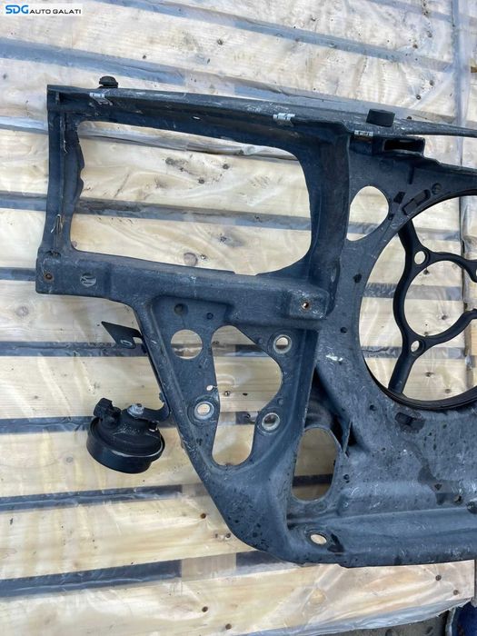 Trager Tragher Panou Frontal Calandru VW Passat B5 1997 - 2001 Cod 3B0805594