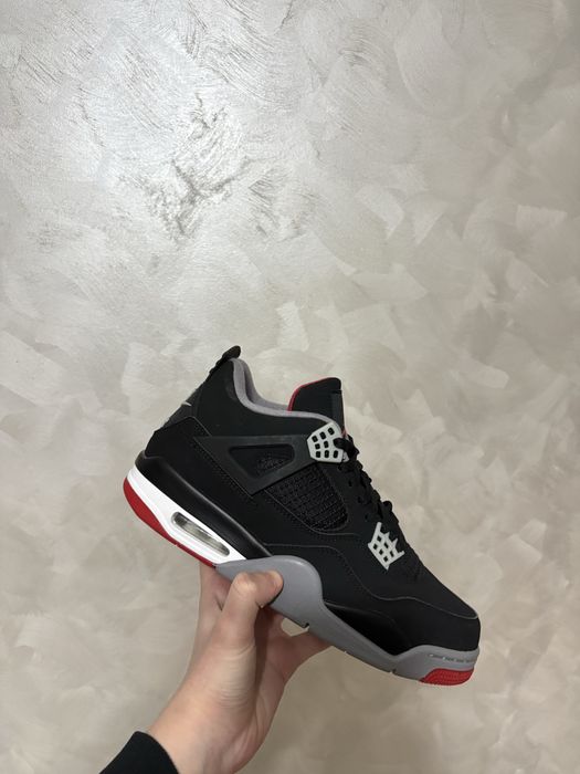 Jordan 4 Retro Bred