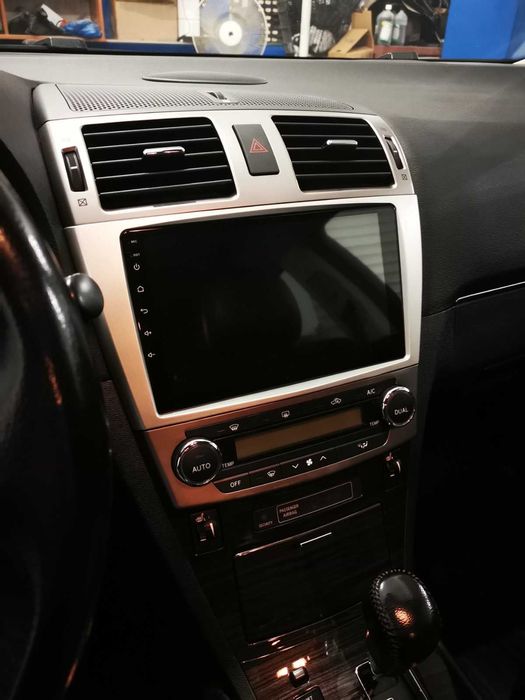 Сребриста рамка за мултимедия 9 инча - Тойота Авенсис Т270